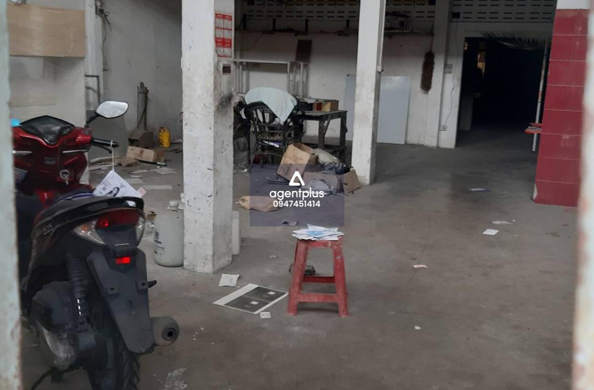 ขายด่วนอาคารพาณิชย์ 3.5 ชั้น (2คูหา) เหมาะกับการเอามารีโนเวทใหม่ ซอยเอกชัย 110 ถนนกาญจนาภิเษก, ถนนบางบอน