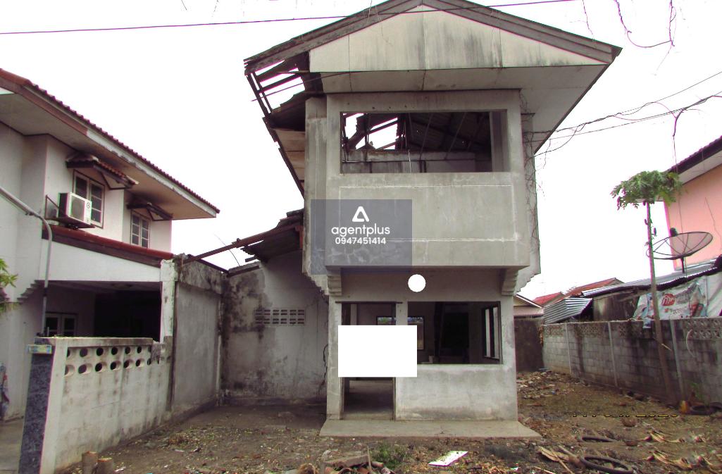 ขายบ้านเดี่ยว 2 ชั้น ทำเลดี เดินทางเข้าออกสะดวกสบาย สภาพแวดล้อมเป็นแหล่งชุมชน โครงการอู่ทองวิลล่า 3 อู่ทอง