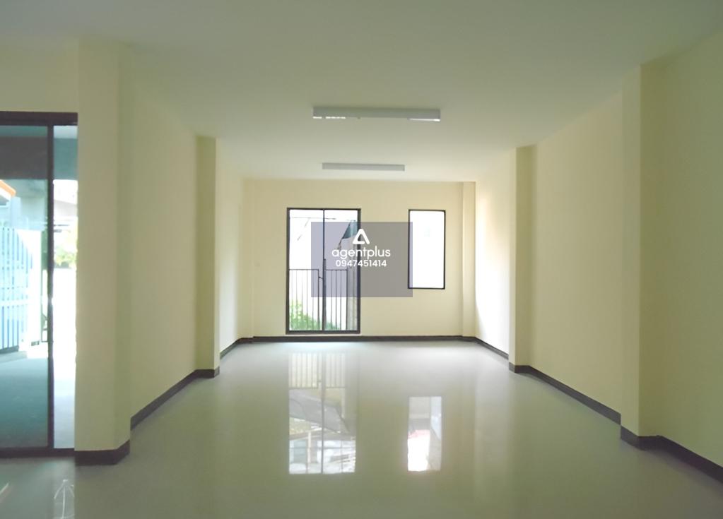 ขายอาคารพาณิชย์ 4 ชั้น ลำลูกกา สภาพปรับปรุงใหม่ ทำเลดี ห่างรถไฟฟ้า BTS แยก คปอ. 1.9 กม.