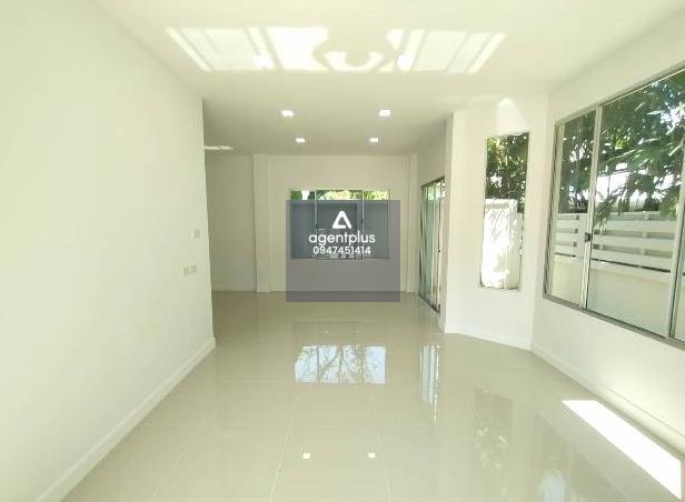 บ้านเดี่ยว 2 ชั้น ทำเลดี เดินทางสะดวก รายล้อมด้วยสถานที่อำนวยความสะดวก โครงการบ้านมณีรินทร์ พาร์ค 2 เมืองปทุมธานี