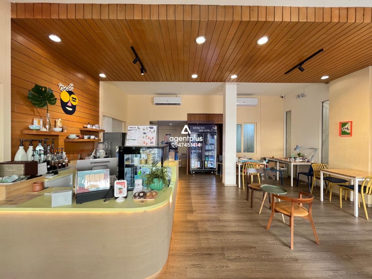 ขายอาคารพาณิชย์ 4 ชั้น 2 คูหา ทะลุกัน ใจกลางพัทยา! เหมาะลงทุนทำ คาเฟ่ + เกสต์เฮ้าส์รายวัน  รีโนเวทใหม่ทั้งหลัง พร้อมดำเนินกิจการได้ทันที