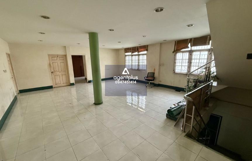 ขาย โกดังพร้อมสำนักงาน รีโนเวทใหม่ ในซอยเพชรเกษม