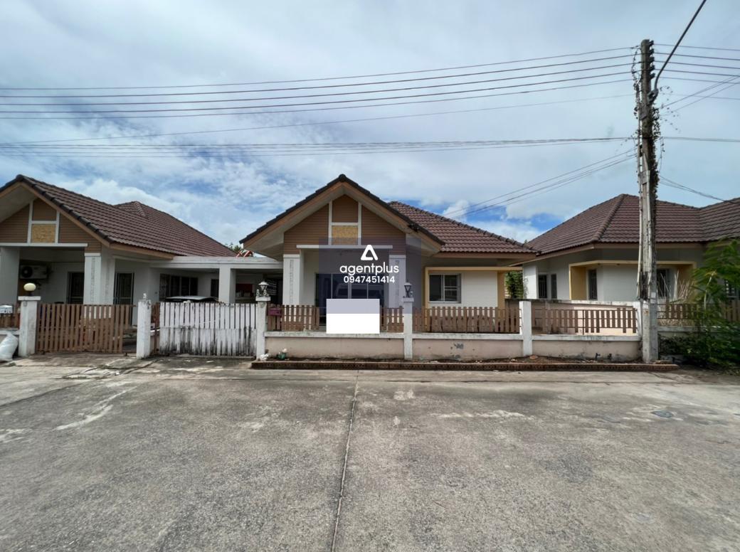 บ้านแฝดชั้นเดียว บ้านสวน กษิรา ติดถนนซอยชุมชนหนองหว้า เดินทางเข้า-ออกสะดวก อยู่ในแหล่งชุมชน