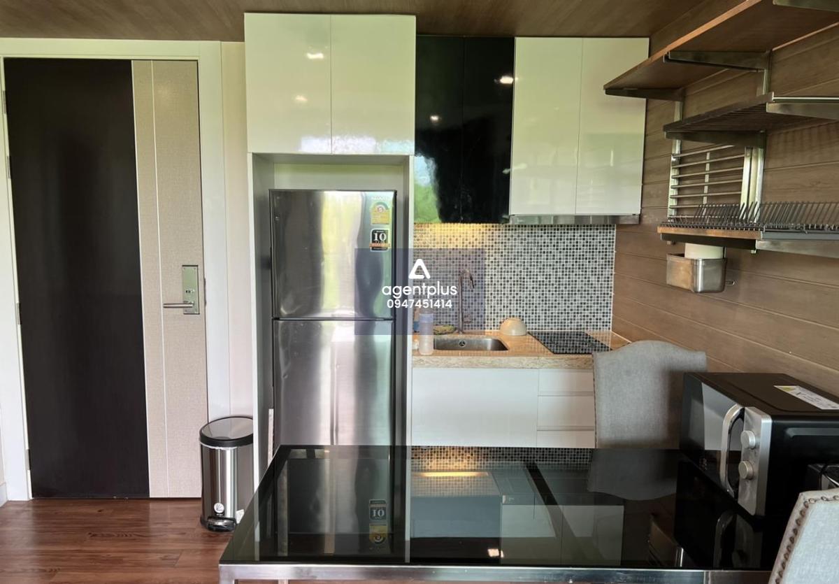 This cozy condo is for sale and it comes at the price of 1,850,000฿. 1 bedroom & 1 bathroom 36 square meters Foreign Quota Fully furnished & ready to move in Condo features: Low-ceiling Balcony with washing machine European kitchen Built-in wardrobe Proje