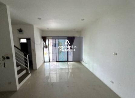 ทาวน์เฮ้าส์ สวยราคาคุ้ม เอสซี วิลเลจ (อีสเทิร์น-บ่อวิน)  ฟังก์ชันครบ พื้นที่ลงตัว พร้อมเข้าอยู่