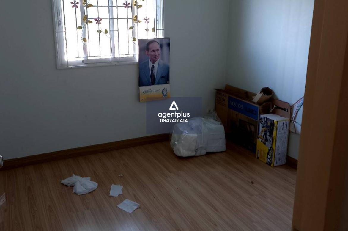 ทาวน์เฮ้าส์เปล่า 2 ชั้น หมู่บ้าน โครงการเอพลัสกรีนโฮม ใกล้สวนน้ำบ่อวิน ตลาด วัด ถนนสะพานสี่ – นิคมอีสเทิร์น