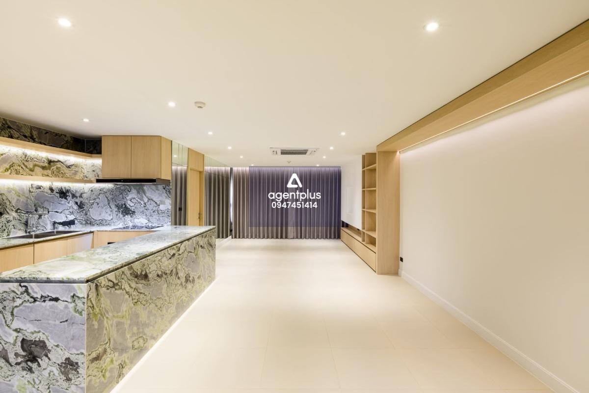 ขายคอนโดติดหาดจอมเทียน Beachfront Condominium – Jomtien Beach