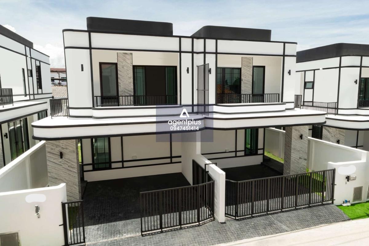 บ้านแฝดพรีเมี่ยม 2 ชั้น พิกัดซอยบุญสัมพันธ์ 6 ( ซอยเขาน้อย ) ทำเลหลักเมืองพัทยา Glam พัทยา