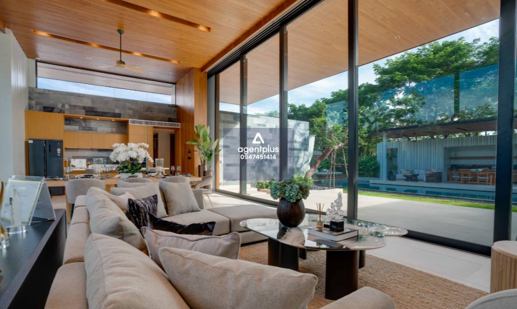 ขายพูลวิลล่า สไตล์โมเดิร์นลักซ์ชัวรี รายล้อมด้วยธรรมชาติและทิวทัศน์อันงดงาม Botanica MontAzure ภูเก็ต