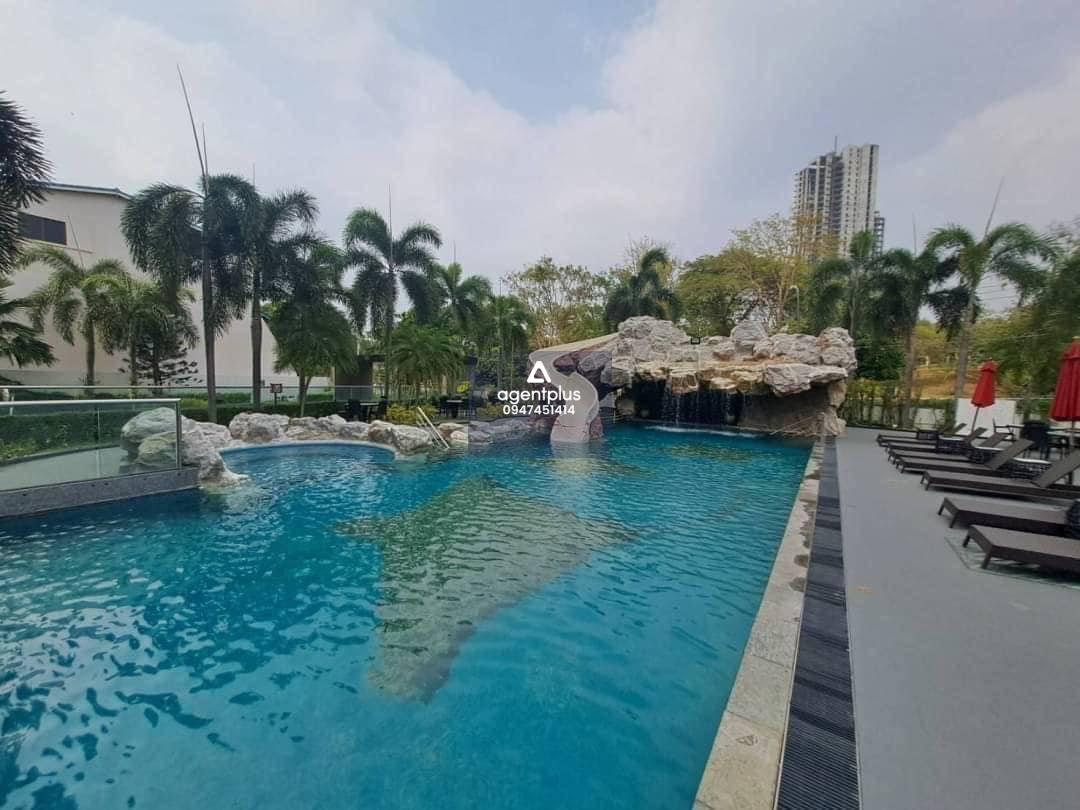 Sky Residence condo Phathamnak 