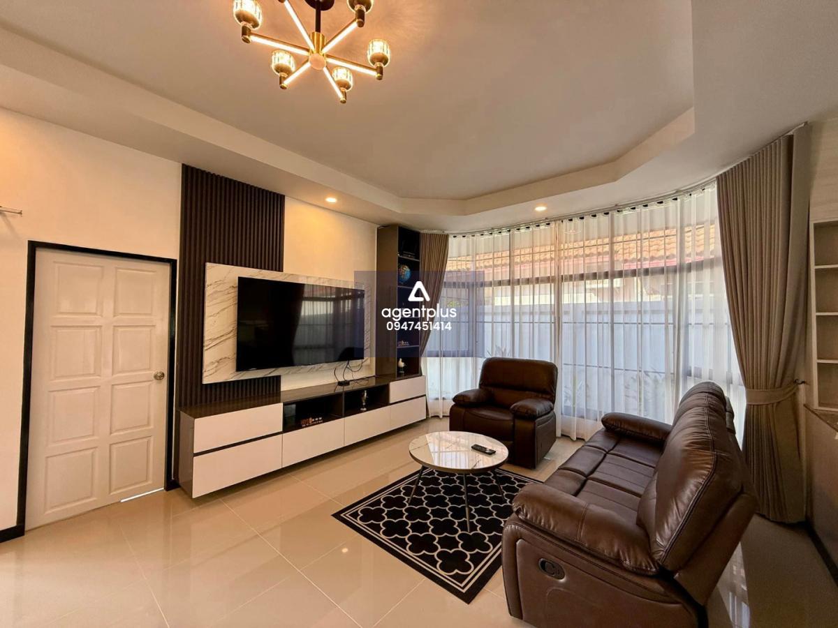 ปล่อยเช่า บ้านใหม่รีโนเวทใหม่แกะกล่อง เฟอร์ใหม่ทุกชิ้น