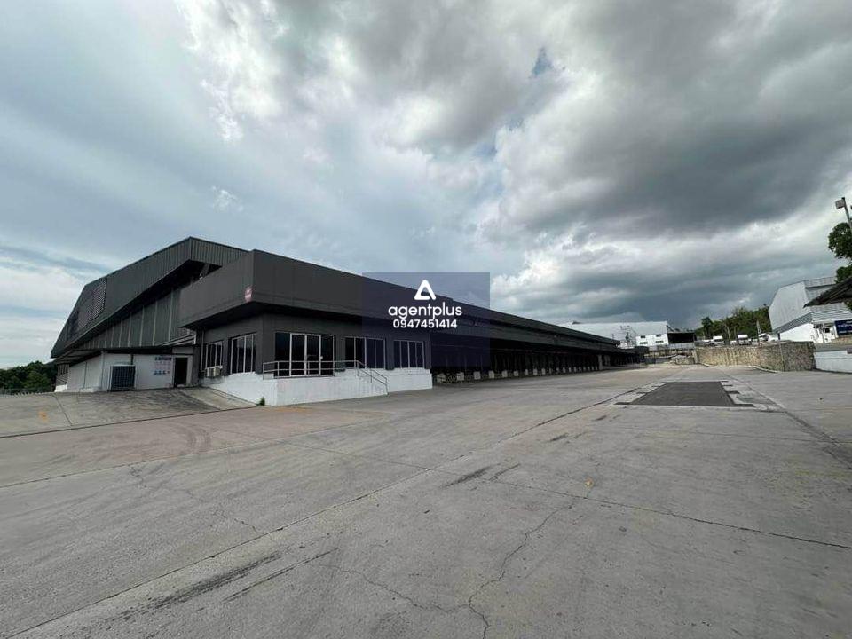 ให้เช่าโกดัง/คลังสินค้า 17,900 ตรม. ใกล้นิคมปิ่นทอง,ชลบุรี