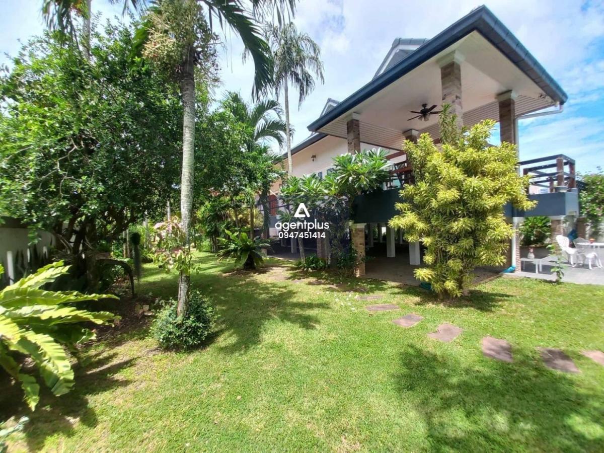 *ขายบ้านวิลล่าหลังใหญ่ พร้อมสระว่ายน้ำ ใกล้วัดญาณ ห้วยใหญ่ เนื่อที่เกือบไร่ ฟรีค่าโอน