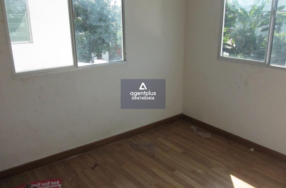 ขายด่วนบ้านทาวน์เฮ้าส์ 2 ชั้น โครงกาารพฤกษา 86/2 ลาดกระบัง-สุวรรณภูมิ ถนนลาดกระบัง 54 (วัดศรีวารีน้อย) 3 ห้องนอน 2 ห้องน้ำ สามารถจอดรถได้ถึง 2 คัน ในราคา 2.4 ล้านบาท