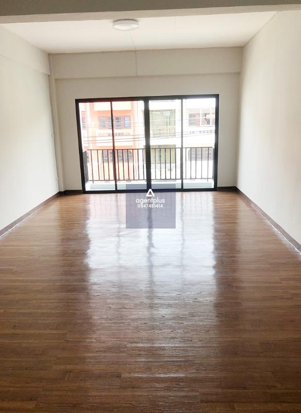 ขายอาคารพาณิชย์ 4 ชั้น 1 คูหา ปิ่นเกล้า ทำเลดี ซอยบรมราชชนนี 9 ห่างจากถนนบรมราชชนนีเพียง 300 ม. เหมาะสำหรับอยู่อาศัย ทำการค้า หรือทำโฮมออฟฟิศ