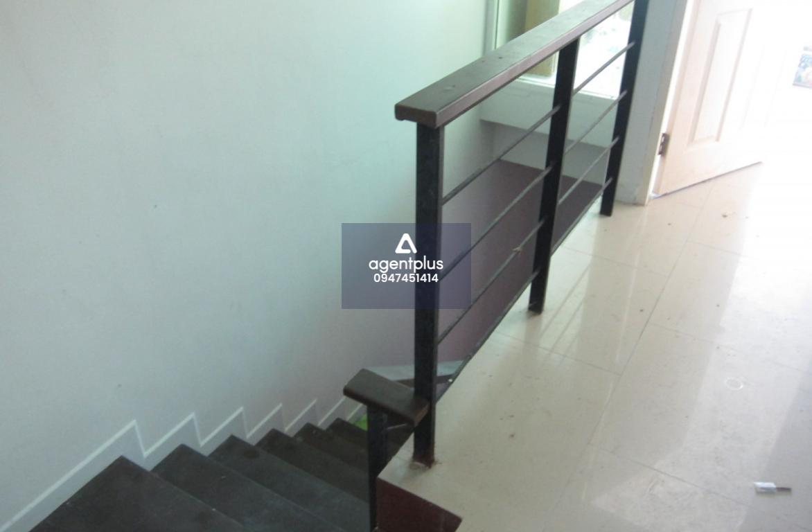 ขายด่วนทาวน์เฮ้าส์ 2 ชั้น หมู่บ้านสมาร์ทแลนด์นิวสไตล์ 2 ห้องนอน 1 ห้องน้ำ ถนนหนองก้างปลา – ห้วยปราบ