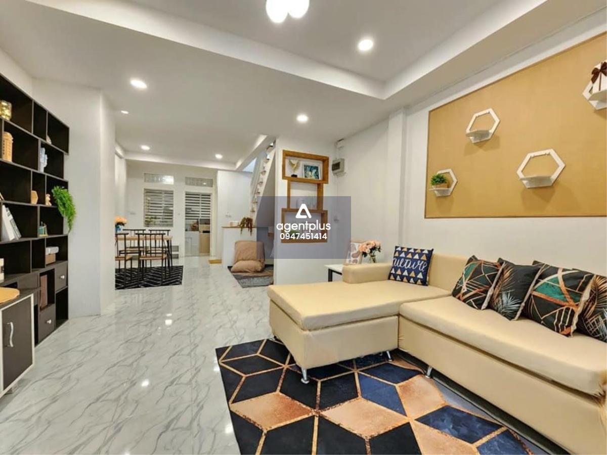 ทาวเฮาส์2ชั้นแหลมฉบัง