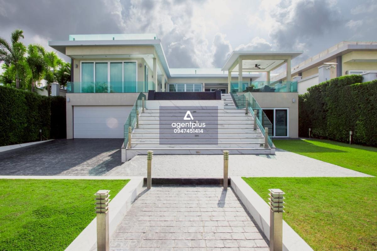 ขาย/เช่าบ้านหลังใหญ่พร้อมสระว่ายน้ำส่วนตัว ในโครงการหรู สยาม รอยัล วิว พัทยา