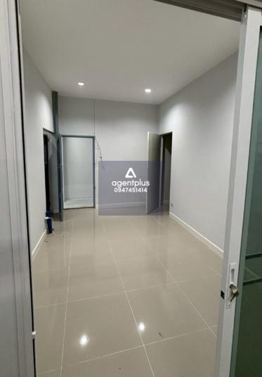 ขาย/เช่า โกดังพร้อมออฟฟิต ใกล้ iconsiam ทําเลใกล้เมือง ศูนย์กระจายสินค้าใจกลางเมือง พร้อมพื้นที่ออฟฟิศ ฟังก์ชันครบ ตอบโจทย์ทุกธุรกิจ