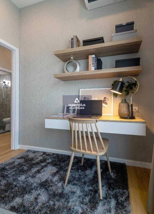 ขายด่วนบ้านแฝด 2 ชั้น เสนา วิลเลจ สุขุมวิท-แพรกษา บ้านดีไซน์ทันสมัย พร้อมฟังก์ชันครบทุกการใช้งาน ติดกับโรงเรียนสารสาสน์วิเทศ สมุทรปราการ และใกล้กับสถานีรถไฟฟ้า BTS สายสุขุมวิท รายล้อมไปด้วยสิ่งอำนวยความสะดวก