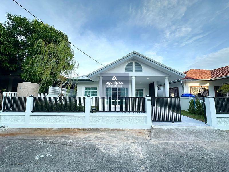 *บ้านเดี่ยวซอยเขาตาโล#พร้อมเฟอร์ครบบิวอิน หมู่บ้านเอกมงคลวิลเลจ ราคา 4,500,000 บาท  2ห้องนอน 2 ห้องน้ำ เนื้อที่ 51ตารางวา ค่าโอนค่าภาษี 50:50