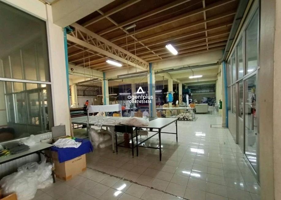 ขายโรงงาน ออฟฟิส โกดัง บ้านพัก สวน เนื้อที่จำนวน7แปลง ทำเลสวยมากเป็นโรงงานเสื้อผ้าชุดกีฬาเดิม ปี54น้ำไม่ท่วม