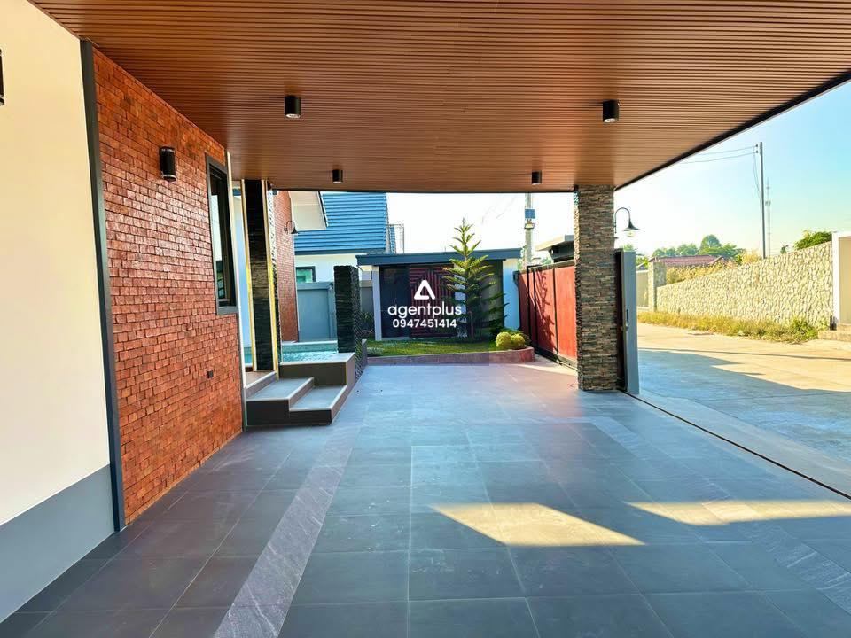 ขายพูลวิลล่าหรู พิกัดโป่ง ใกล้รร.นานาชาติ พร้อมเข้าอยู่ พัทยา