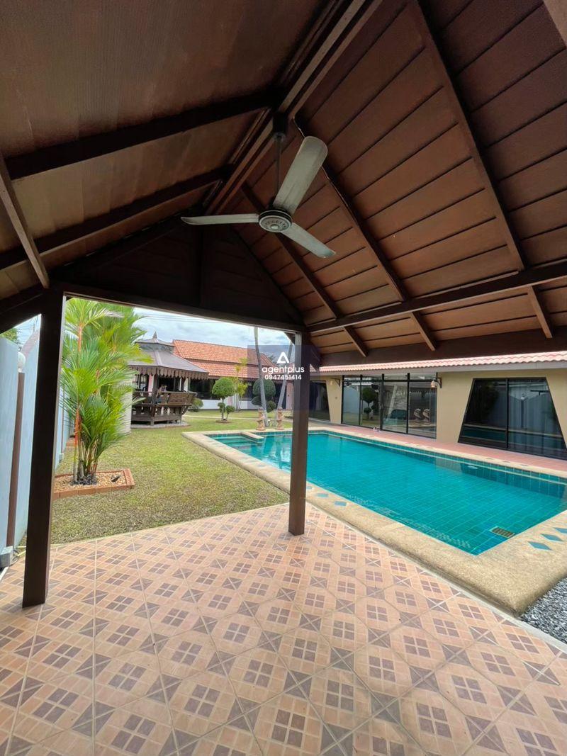 พูลวิลล่าให้เช่า – ซอยสยามคันทรีคลับ พัทยา ทำเลดี เดินทางสะดวก บรรยากาศเงียบสงบ เหมาะสำหรับอยู่อาศัย