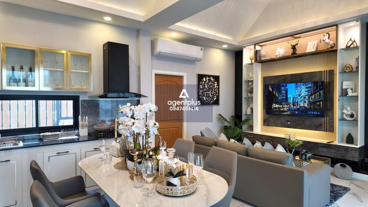 ขาย พูลวิลล่าใหม่ ห้วยใหญ่ พัทยา แปลงมุม ติดถนน 3 ด้าน