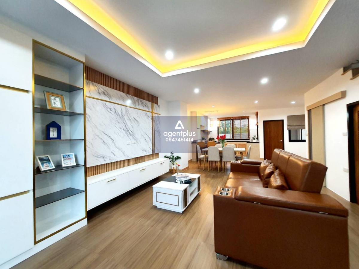 ขาย ทาวน์โฮม สไตล์โมเดิร์น สร้างใหม่ พร้อมสระว่ายน้ำส่วนตัว  3 ห้องนอน 3 ห้องน้ำ ใกล้หาดบางเสร่เพียง 10 นาที พร้อมให้นักลงทุนจับจองแล้ว