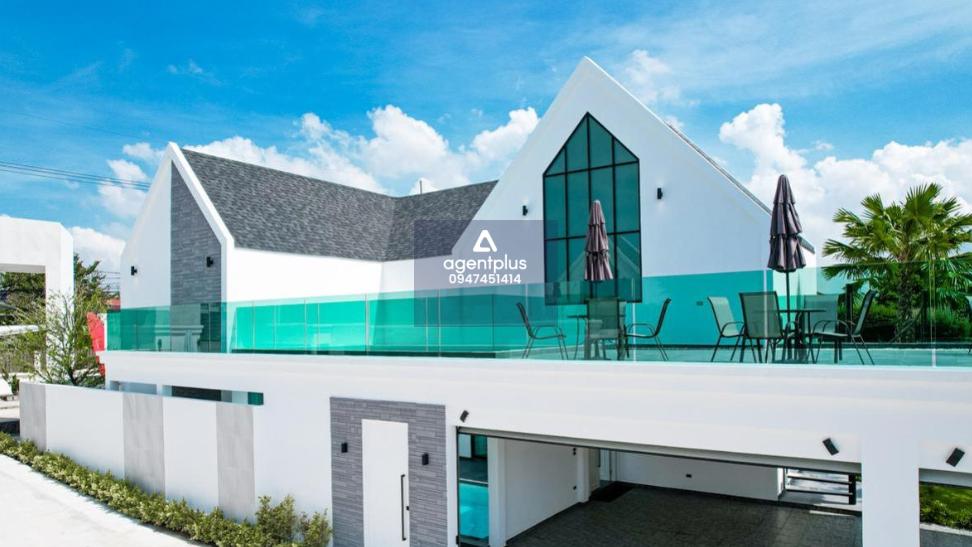 ลารีลาน่า วิลล่า บ้านพูลวิลล่าสุดหรูพัทยาสไตล์ \ ลักชัวรี่ นอร์ดิก\  สง่างามอย่างมีระดับด้วยดีไซต์