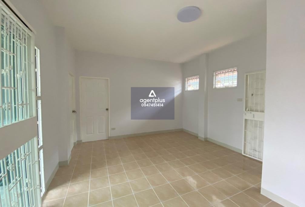 บ้านแฝดชั้นเดียว ห่างจากถนนสุขุมวิท (ทล.3) การคมนาคมสะดวก สาธารณูปโภคครบครัน โครงการอารยา