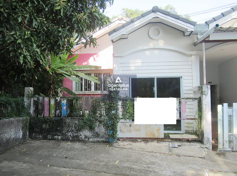 ทาวน์เฮ้าส์ชั้นเดียว ทำเลดีใกล้ถนนดำรง และตั้งอยู่ใกล้สิ่งอำนวยความสะดวก โครงการณัฐกมลดำรง 2 เมืองภูเก็ต