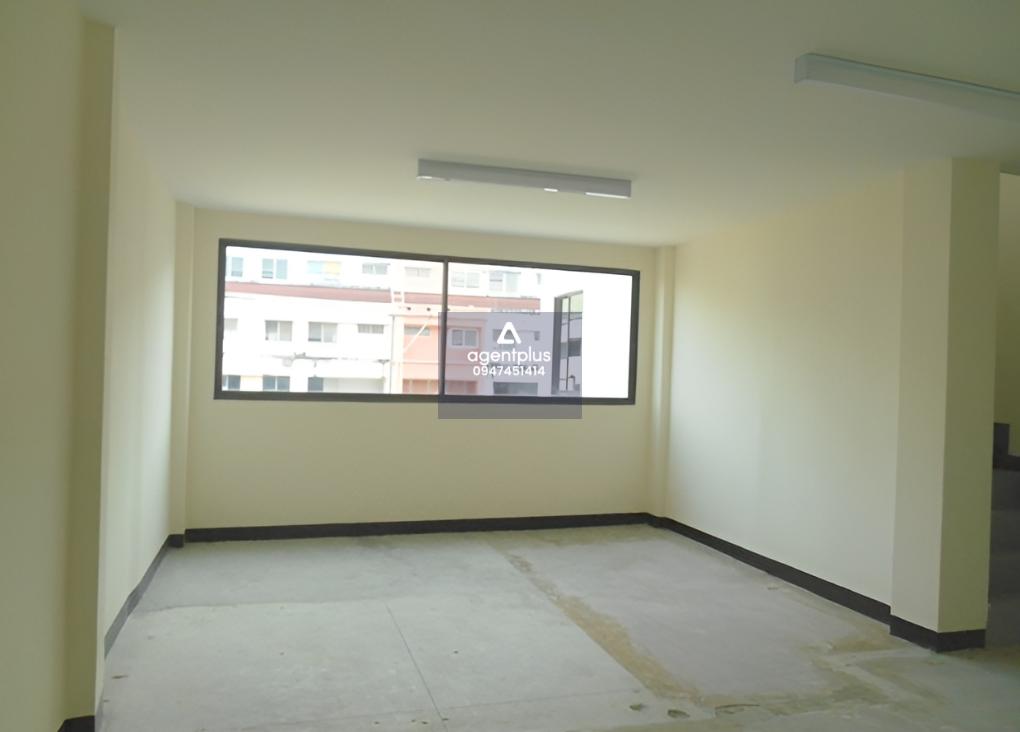 ขายอาคารพาณิชย์ 4 ชั้น ลำลูกกา สภาพปรับปรุงใหม่ ทำเลดี ห่างรถไฟฟ้า BTS แยก คปอ. 1.9 กม.