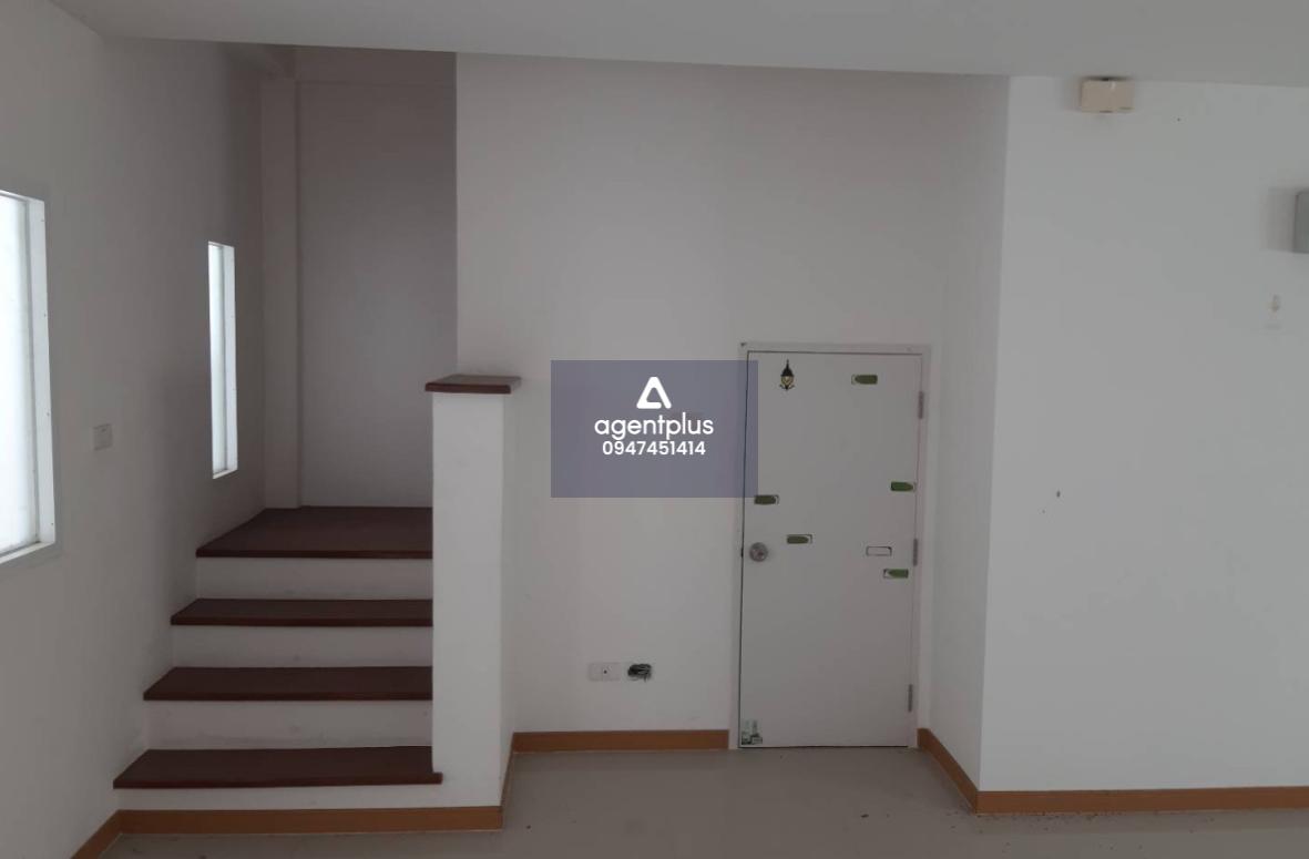 ขายทาวน์เฮ้าส์ 2 ชั้น หมู่บ้านพิบูลย์โฮมทาวน์ (บางบัวทอง –ราชพฤกษ์) ราคา 3.2 ล้านบาท 3 ห้องนอน 2 ห้องน้ำ เดินทางได้หลายทาง