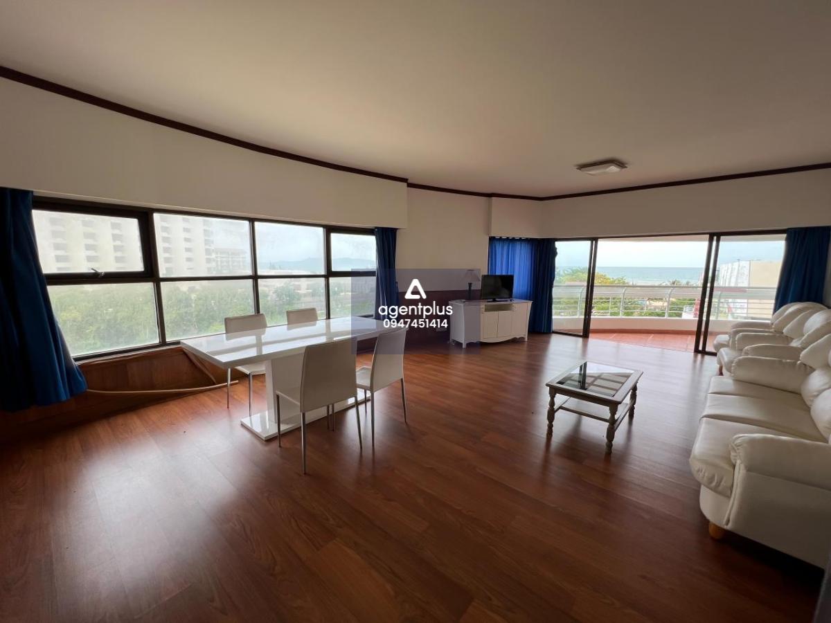 This beachfront condominium comes at the price of 6,000,000฿ 1 Bedroom & 1 Bathroom 110 square meters Fully furnished & fitted. It has been renovated from its original condition Foreign Quota Transfer fees & taxes: 50/50 Condo features, furniture & applia