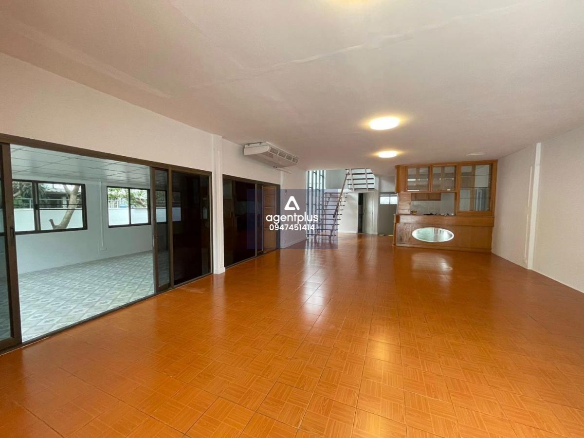 ให้เช่าบ้านเดี่ยวรัชดาภิเษกซอย 19 ใกล้ MRT รัชดา รับต่างชาติ กรุงเทพฯ