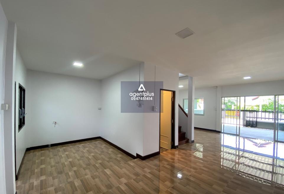 ทาวน์เฮ้าส์ 2 ชั้น ทำเลดีในแหล่งชุมชน สาธารณูปโภคพื้นฐานครบ การเดินทางสะดวก โครงการเพลินใจ ห่างจากถนนสุขุมวิท (ทล.3) ประมาณ 700 ม.