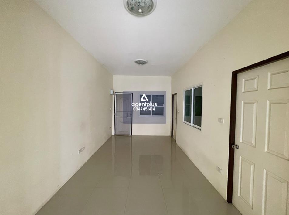 ทาวน์เฮ้าส์ โครงการบุษบา วิลล์ ศรีราชา ทำเลดี การคมนาคมสะดวก สาธารณูปโภคครบครัน ใกล้แหล่งชุมชน ห่างจากถนนสายฉะเชิงเทรา-สัตหีบ แยกเข้าสี่แยกปากร่วม เข้าถนนสายอ่าวอุดม-ปากร่วม (ชบ.1032) แยกเข้าถนนเขาขยาย