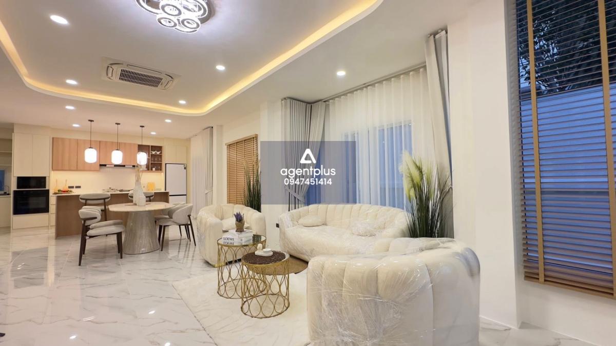 บ้านเดี่ยว 2 ชั้น รีโนเวทใหม่ พร้อมเข้าอยู่  ผ่อนตรงได้ หมู่บ้านสิริศา 12 พัทยา