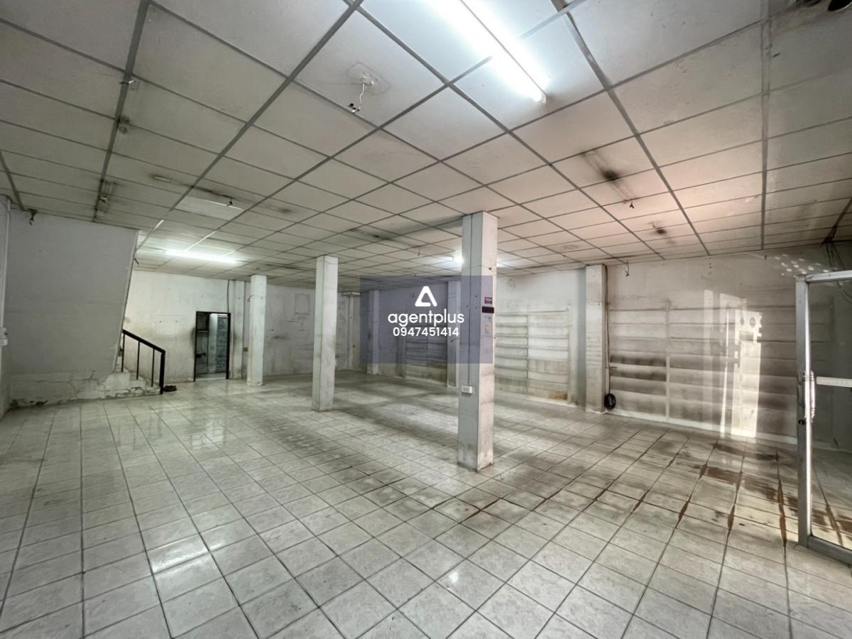 ปล่อยเช่าตึก 2 คูหา ทำเลดี สัตหีบ 