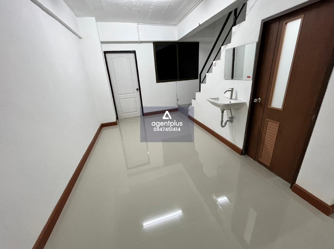 อาคารพาณิชย์ 4 ชั้น ทำเลเมืองพิษณุโลก — ปทุมทอง เหมาะสำหรับทำธุรกิจและอยู่อาศัย ทำเลดีใกล้แหล่งชุมชน