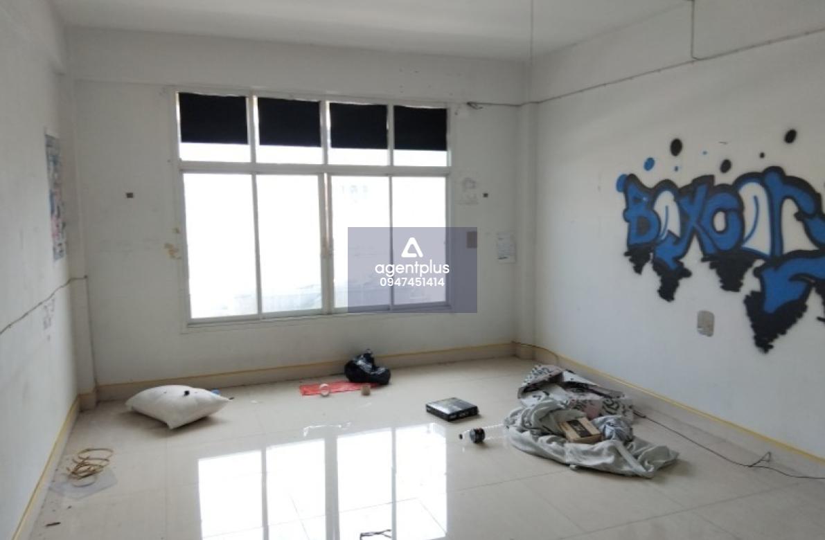 ขายด่วนอาคารพาณิชเปล่า 3 ชั้น โครงการ เอ็ม.ที.ลำลูกกา ถนนลำลูกกา 3 ห้องนอน 3 ห้องน้ีำ สามารถจอดรถได้ ใกล้สิ่งอำนวยความสะดวกมากมาย ในราคา 3.2 ล้านบาท