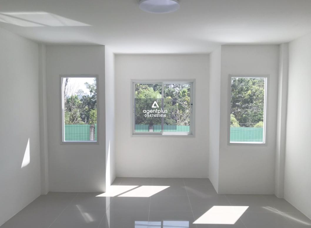 อาคารพาณิชย์ 2 ชั้น พัทยาปาร์คฮิลล์ ทำเลดี ตั้งอยู่ในโครงการพัทยาปาร์คฮิลล์ ถนนคสล. ใกล้แหล่งชุมชน เดินทางสะดวก รายล้อมด้วยสิ่งอำนวยความสะดวกครบ เหมาะสำหรับอยู่อาศัยหรือประกอบธุรกิจขนาดเล็ก