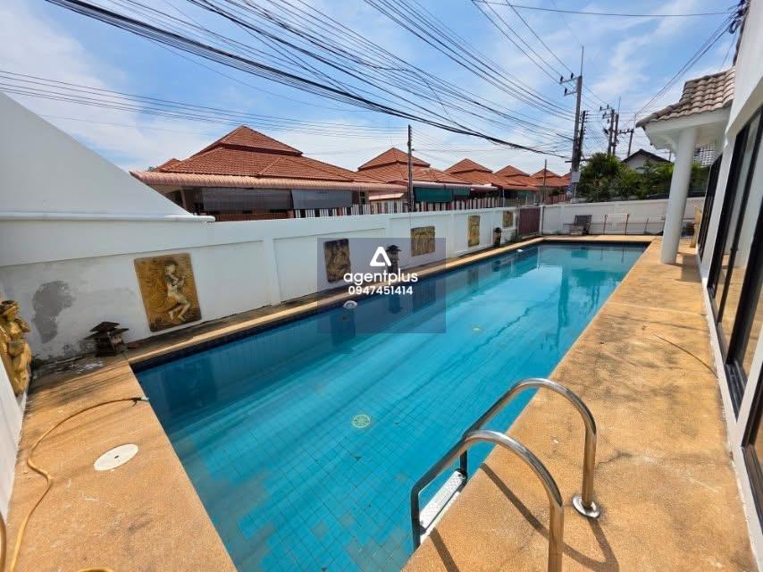 บ้านแฝดพร้อมสระว่ายน้ำ ใกล้ซอยสยามคันทรีคลับ — เพียง 3.79 ล้านบาทเท่านั้น