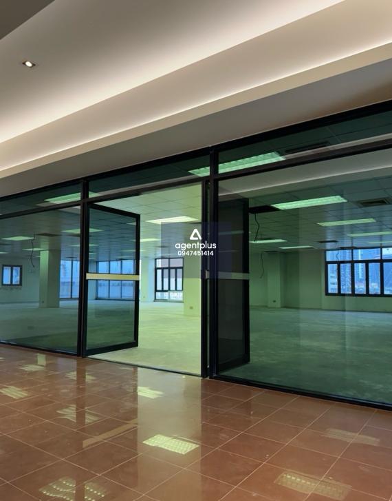 *TP Tower Office for rent ตกแต่งใหม่พร้อมย้ายเข้า อาคารสำนักงาน 10 ชั้น ตั้งอยู่ริมถนน รามคำแหง 81