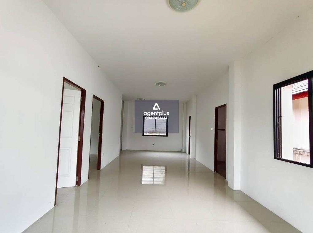 บ้านเดี่ยว โครงการวโรรส 8 ซอย 4 ถนนสายบ้านค่าย-หนองละลอก (ทล.3134) การคมนาคมสะดวก สาธารณูปโภคครบครัน