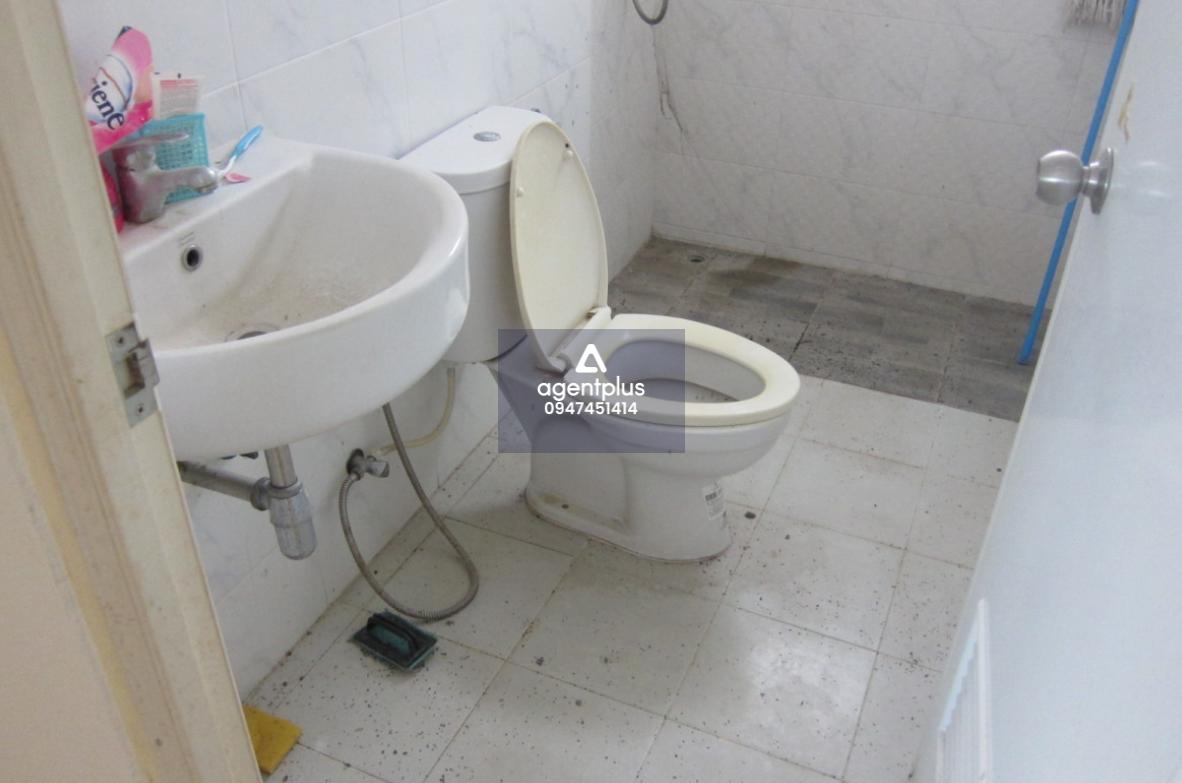 ขายทาวน์เฮ้าส์ 2 ชั้น โครงการหมู่บ้าน เดอะ พาลาซเซตโต้ ถนนสายบางมุง – ระยอง(ทล.36) ราคา 1.85 ล้านบาท