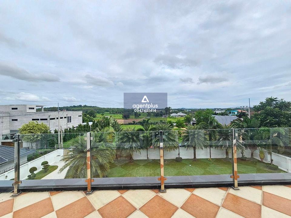 *ขายพูลวิลล่าหรู 3 ชั้น บนพื้นที่ดินขนาด 1 ไร่ มองเห็นวิวขอบอ่างมาบประชัน และ วิวพัทยา 4 ห้องนอน 6 ห้องน้ำ 