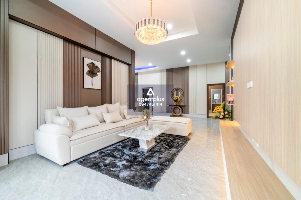 ขายบ้านเดี่ยวพร้อมสระว่ายน้ำ โครงการพรเทพ 8 หนองปลาไหล พัทยา ทำเลดี ตกแต่งพร้อมเข้าอยู่